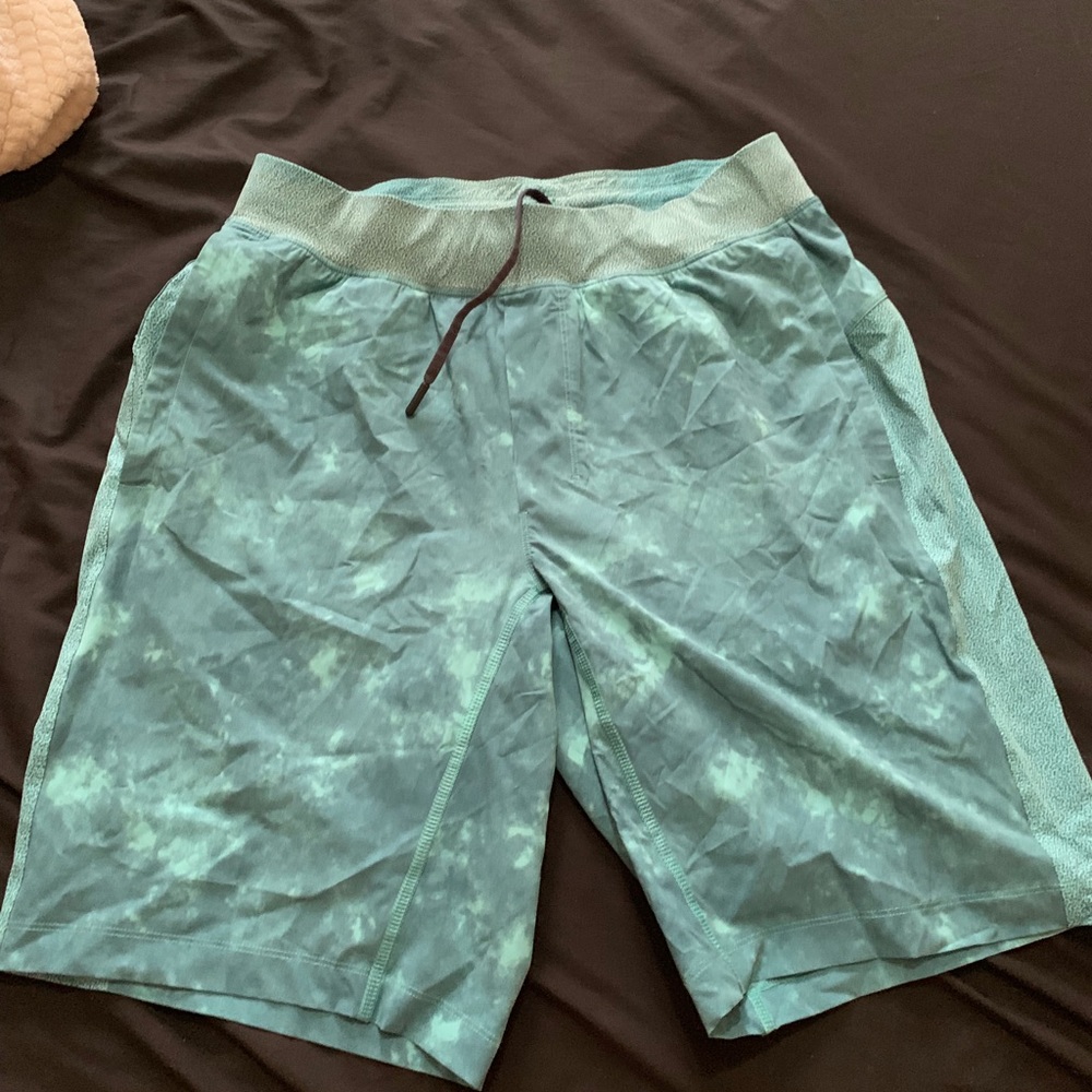 Lulu lemon men swim shorts